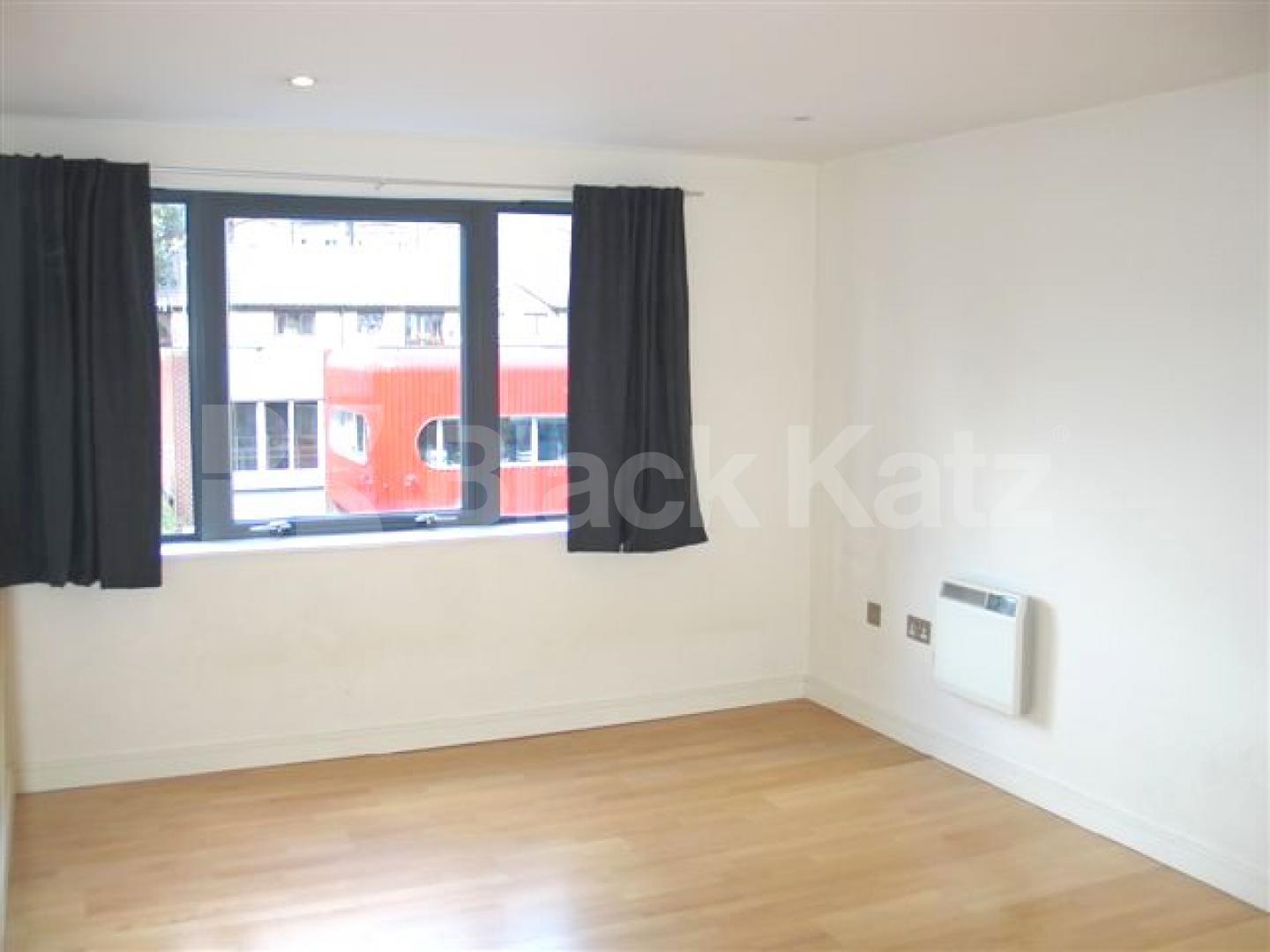 			GREAT LOCATION!, 2 Bedroom, 1 bath, 1 reception Flat			 William Road, EUSTON